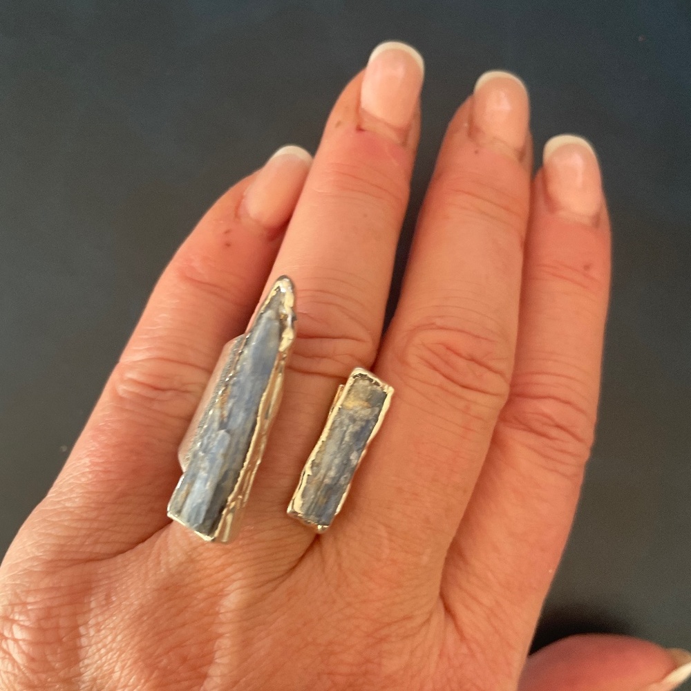 Silver ring. Brand new.   Make me a reasonable offer